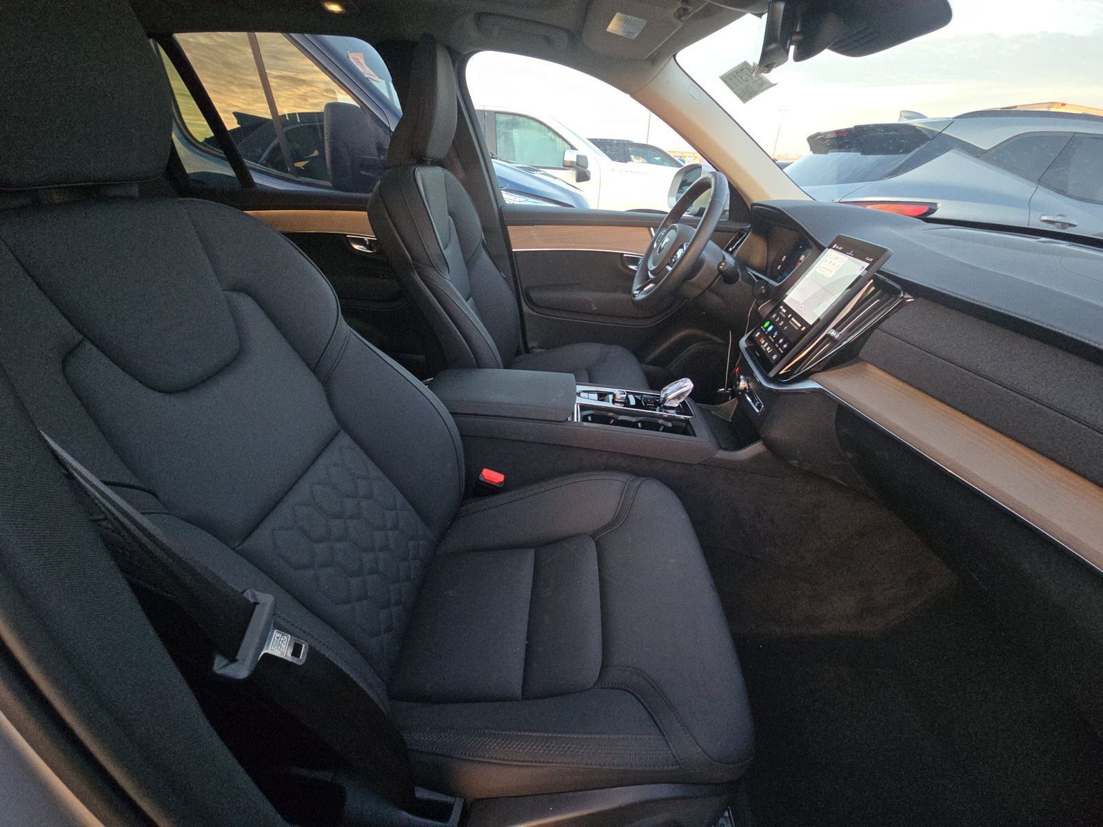 2025 Volvo XC90 B5 Plus AWD