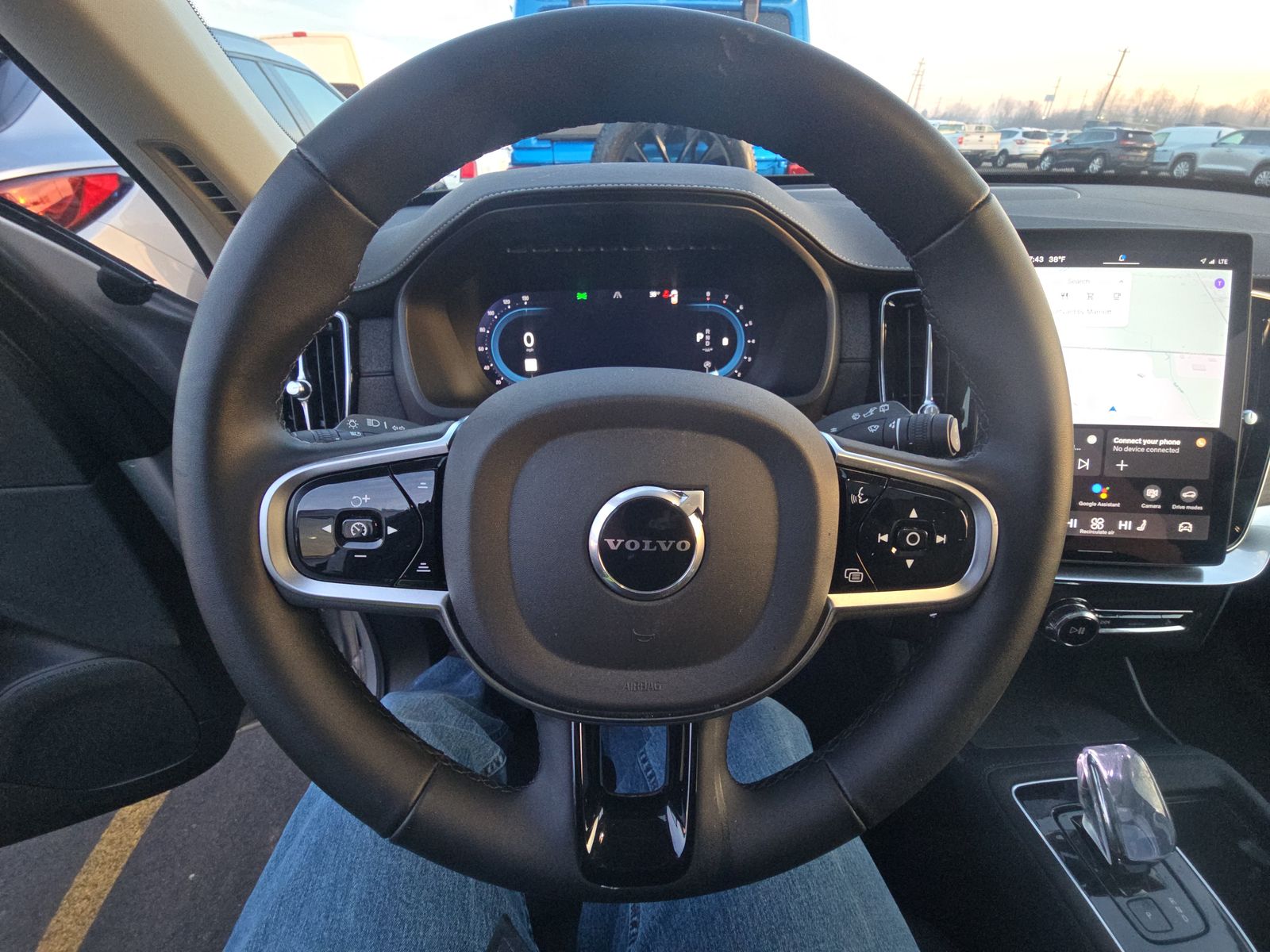 2025 Volvo XC90 B5 Plus AWD