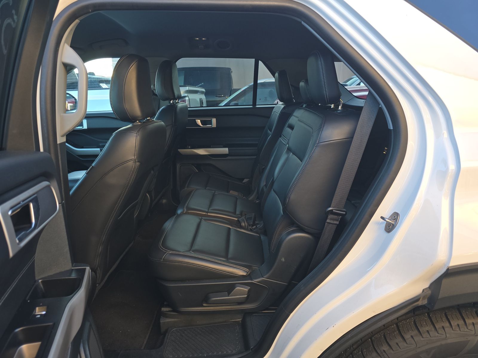 2023 Ford Explorer XLT RWD