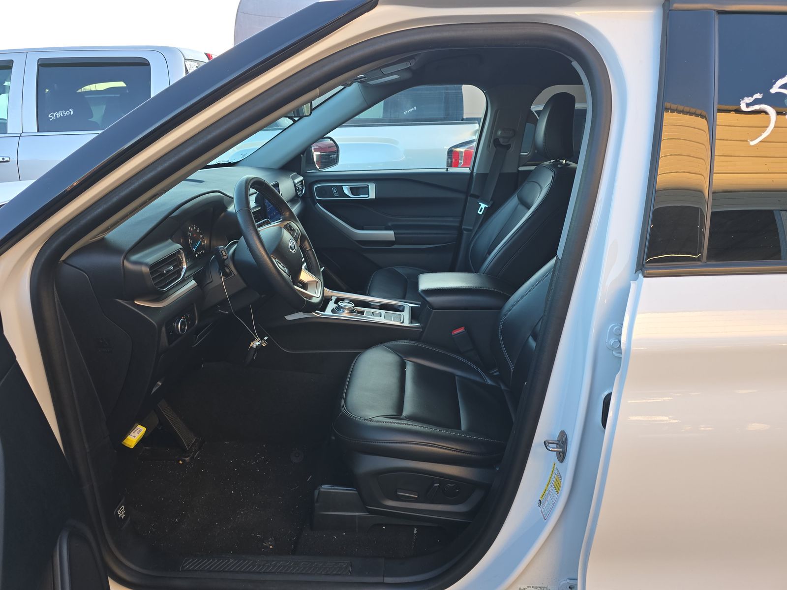 2023 Ford Explorer XLT RWD