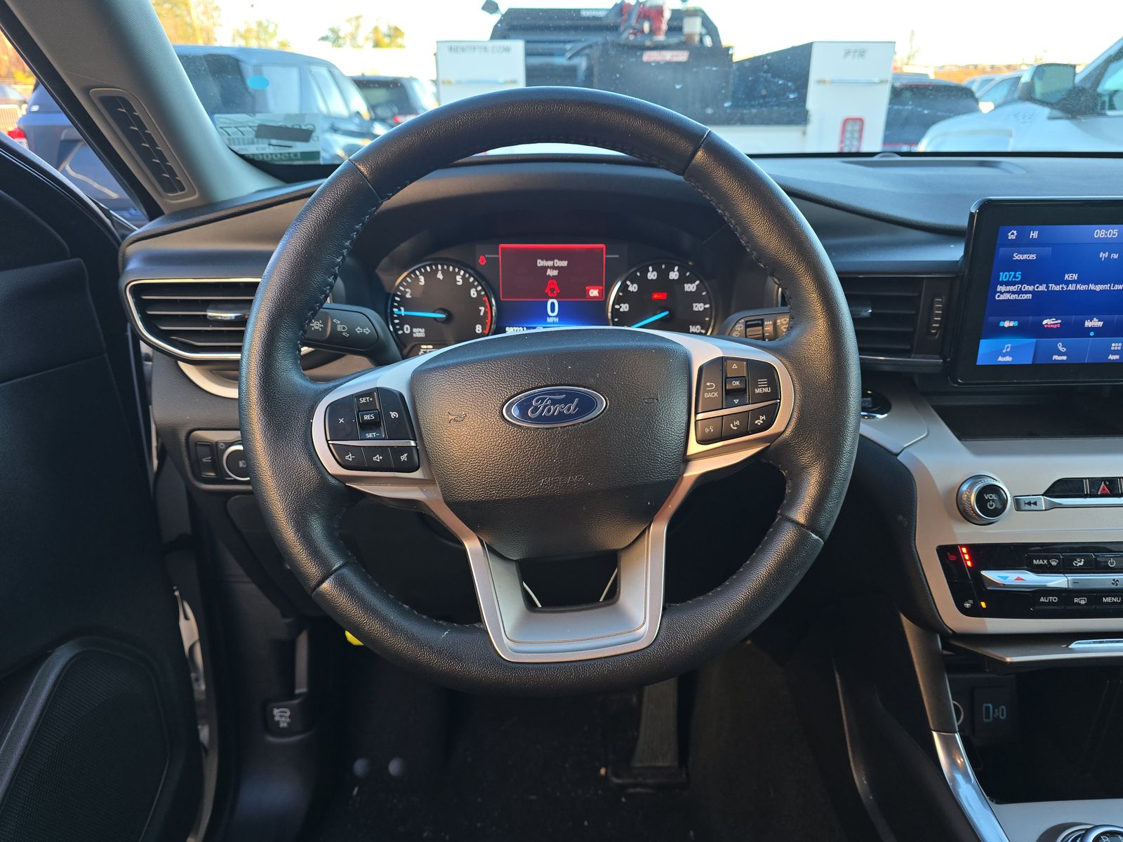 2023 Ford Explorer XLT RWD