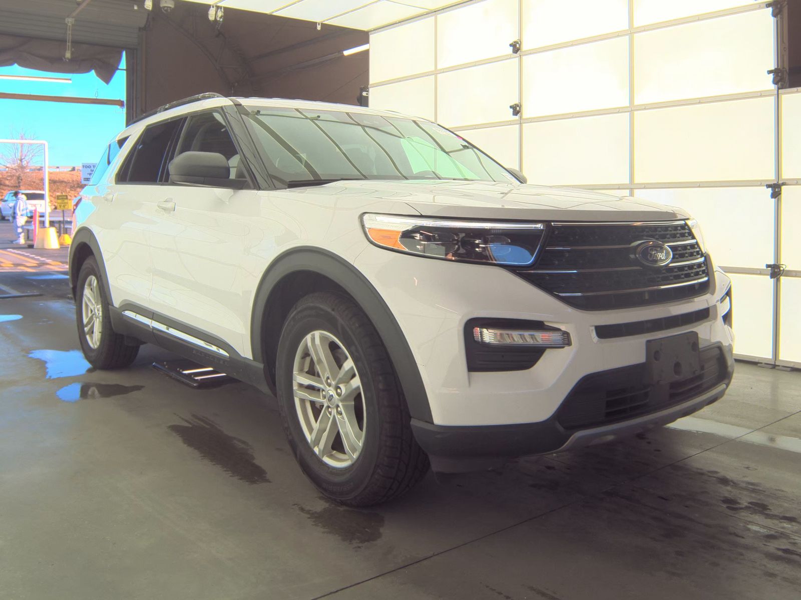 2023 Ford Explorer XLT RWD
