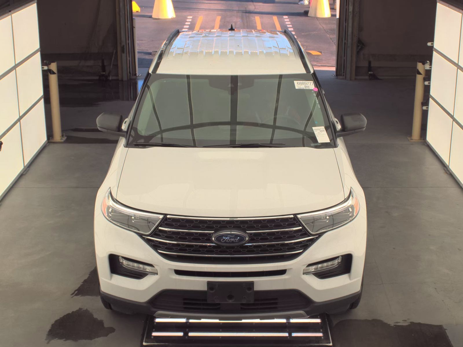 2023 Ford Explorer XLT RWD