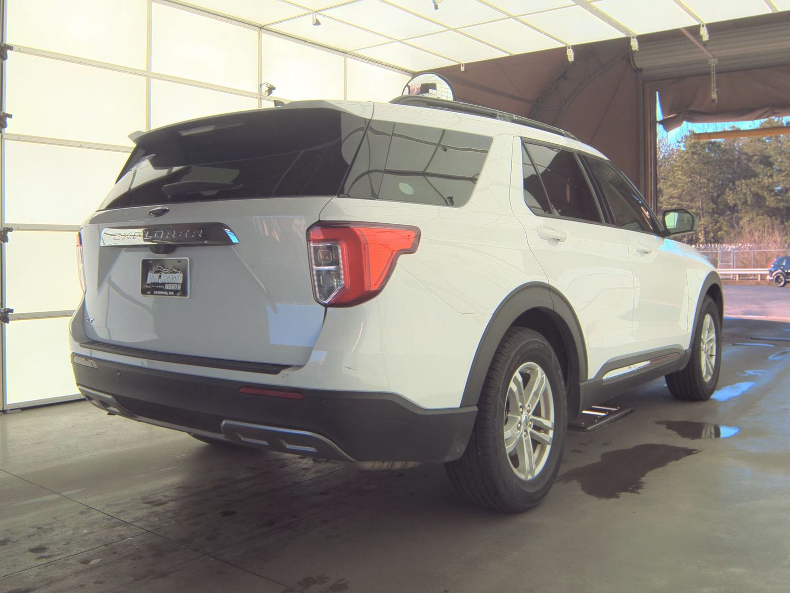 2023 Ford Explorer XLT RWD