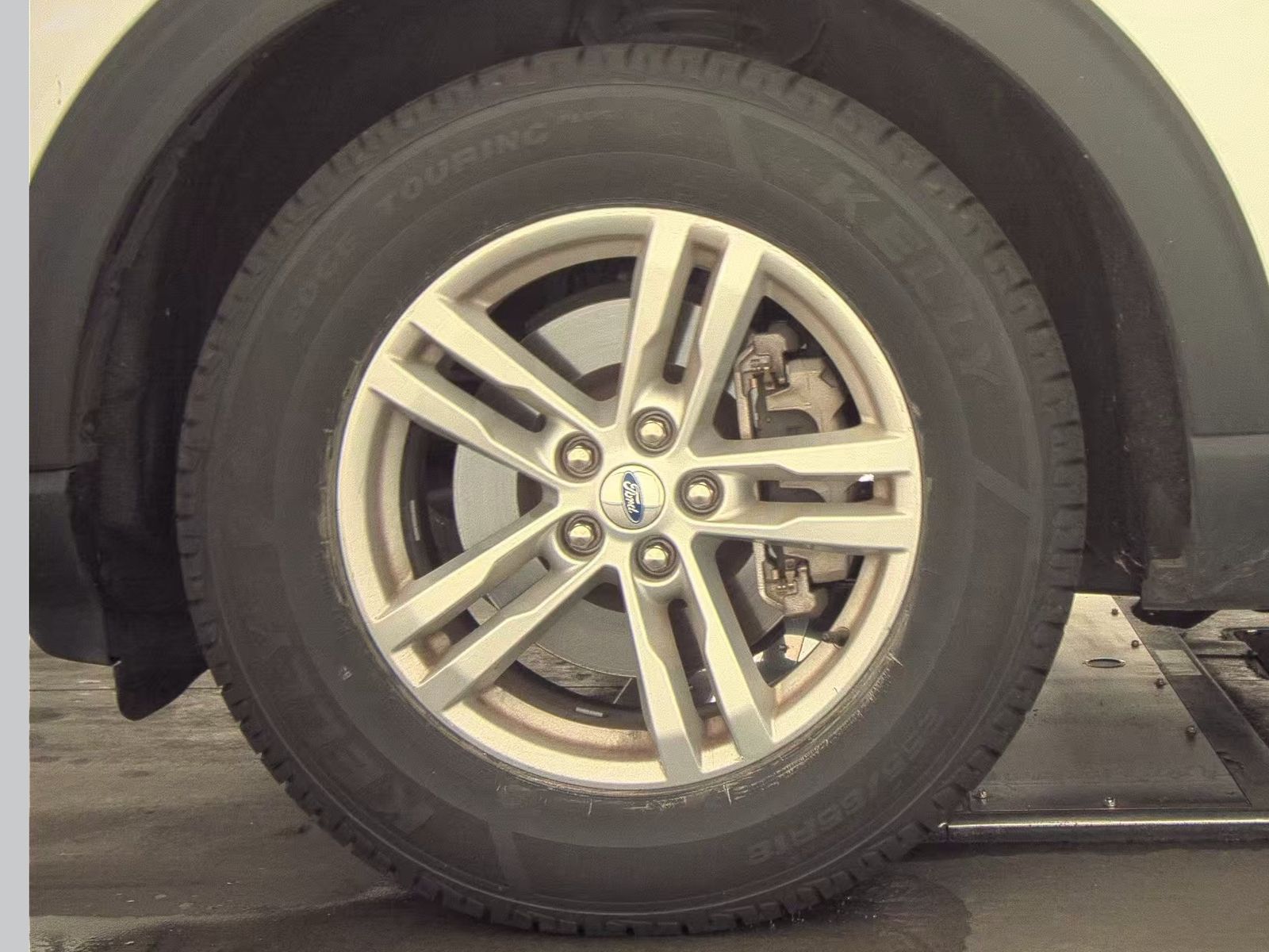 2023 Ford Explorer XLT RWD