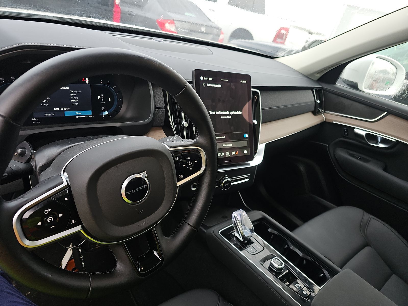 2025 Volvo XC90 B6 Plus AWD