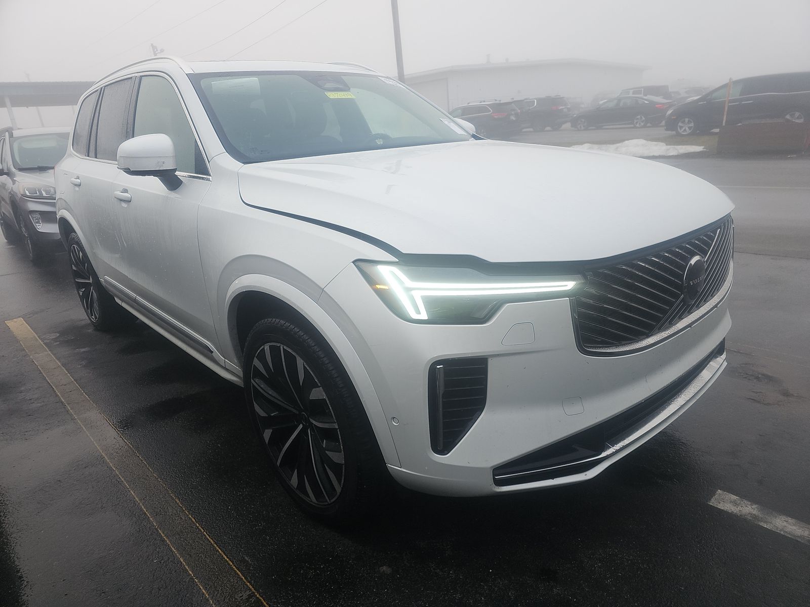 2025 Volvo XC90 B6 Plus AWD