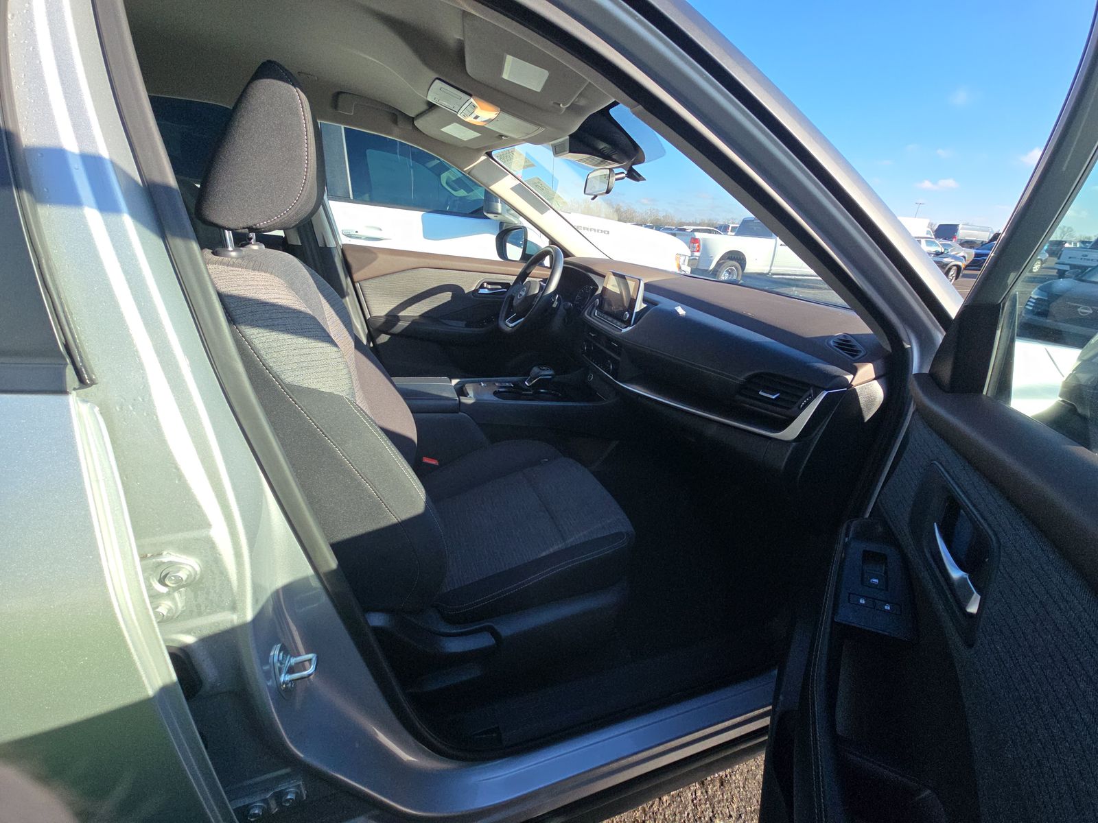 2023 Nissan Rogue SV FWD