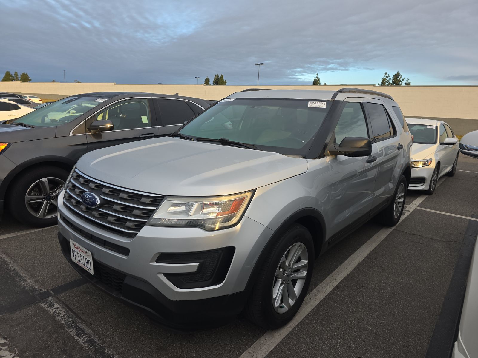 2017 Ford Explorer Base FWD
