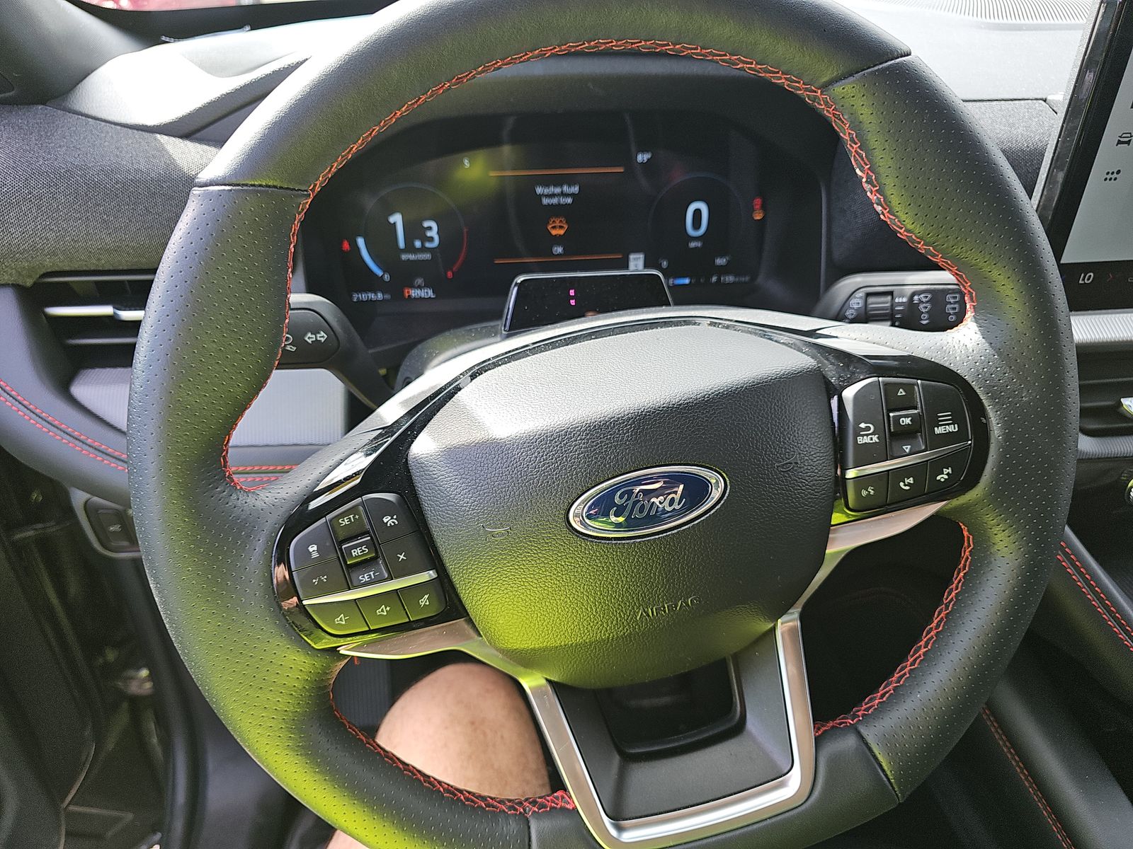 2025 Ford Explorer ST-Line AWD