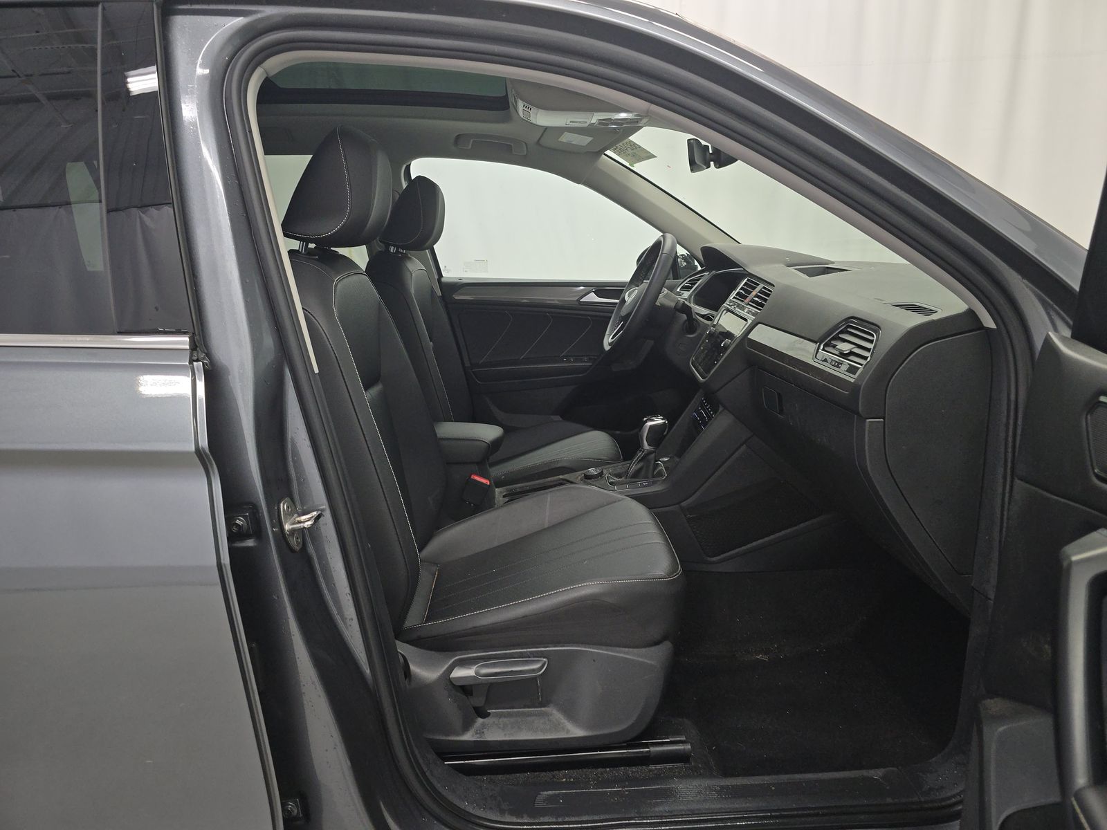 2022 Volkswagen Tiguan 2.0T SE AWD