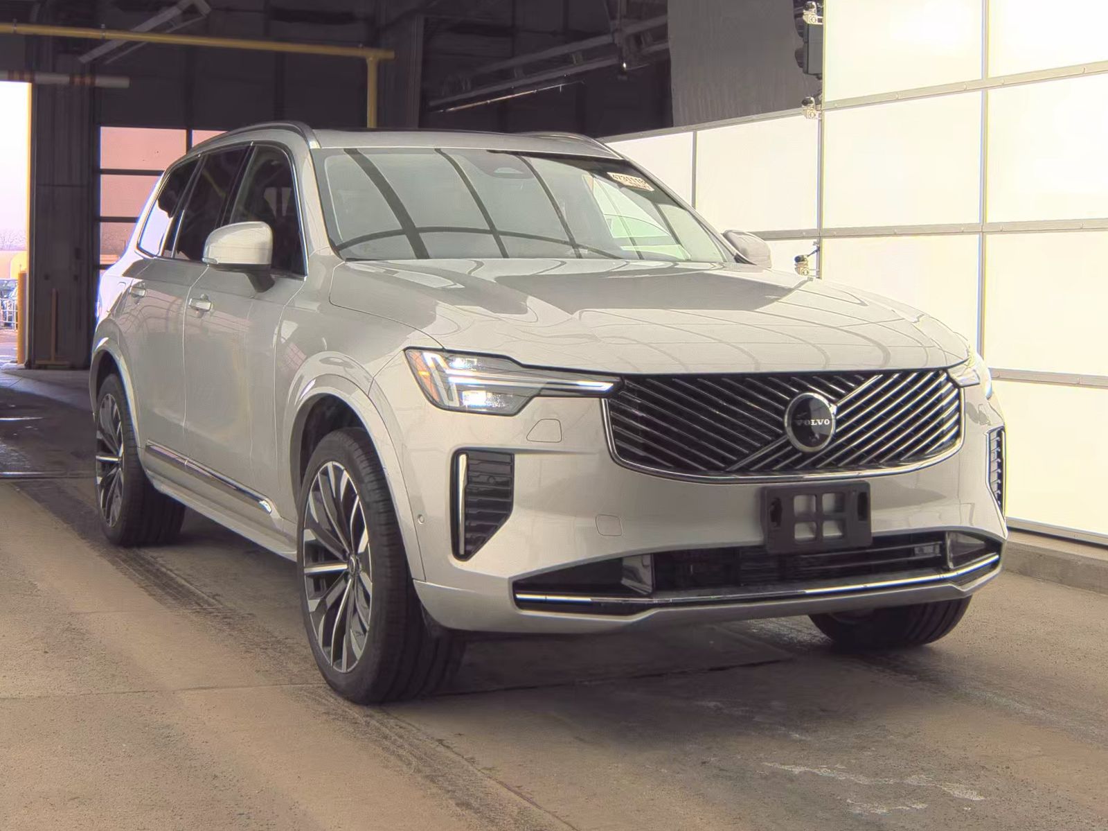 2025 Volvo XC90 B5 Plus AWD