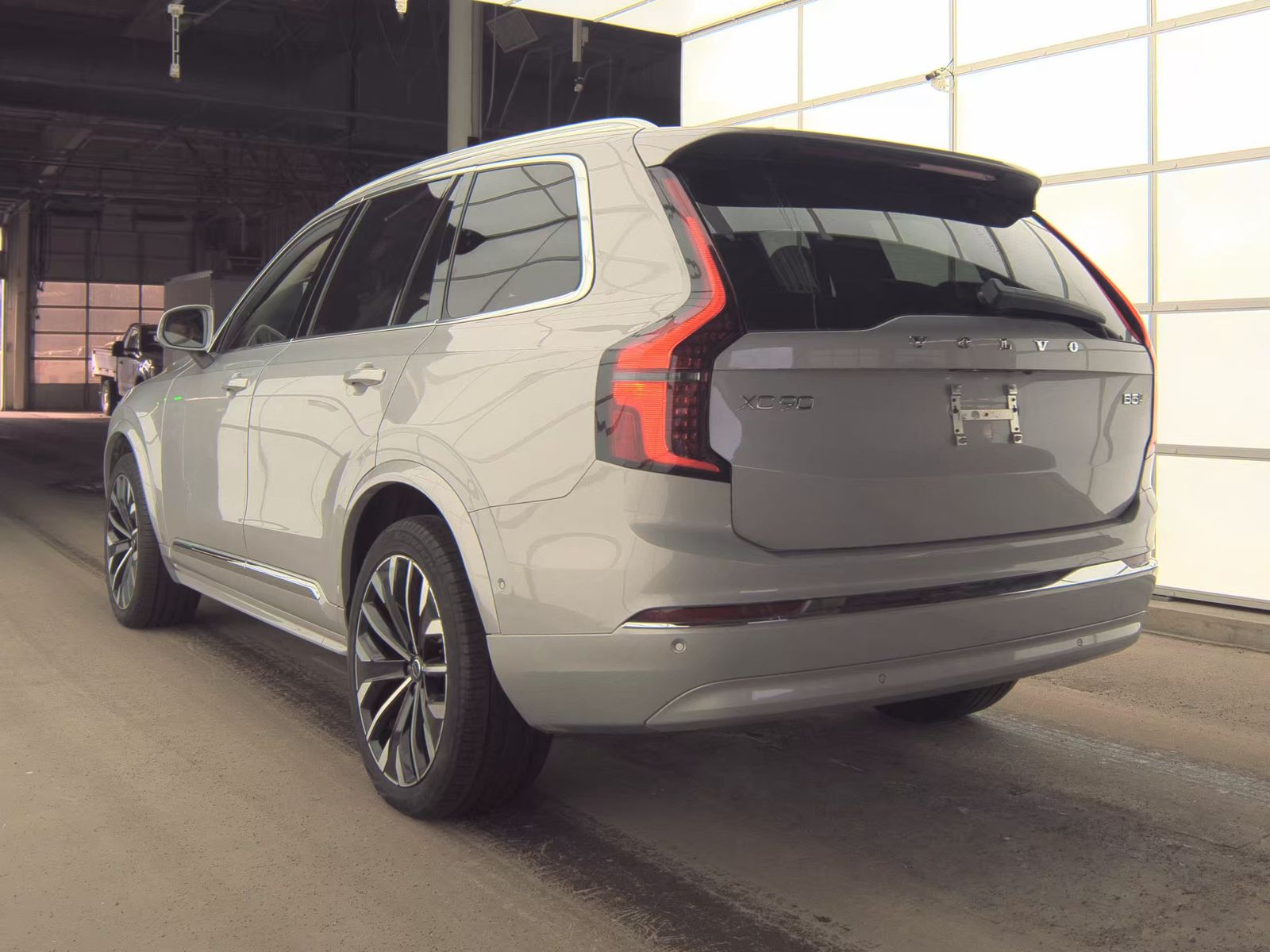 2025 Volvo XC90 B5 Plus AWD
