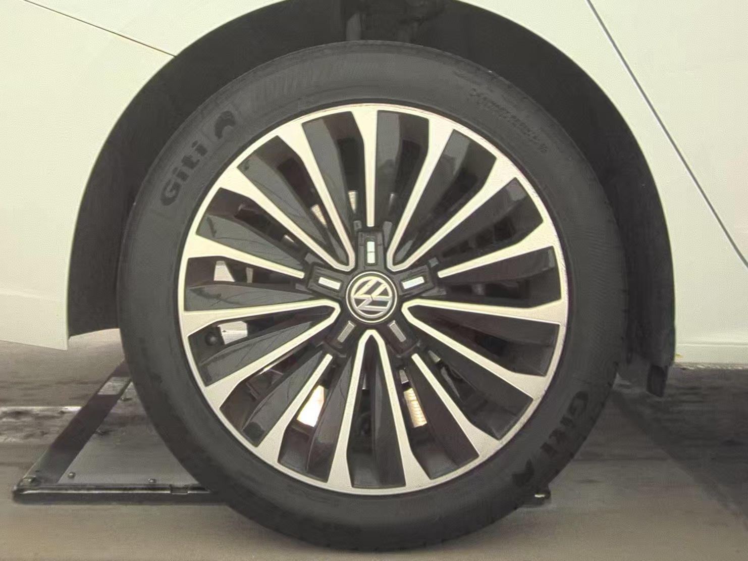 2022 Volkswagen Passat 2.0T Limited Edition FWD