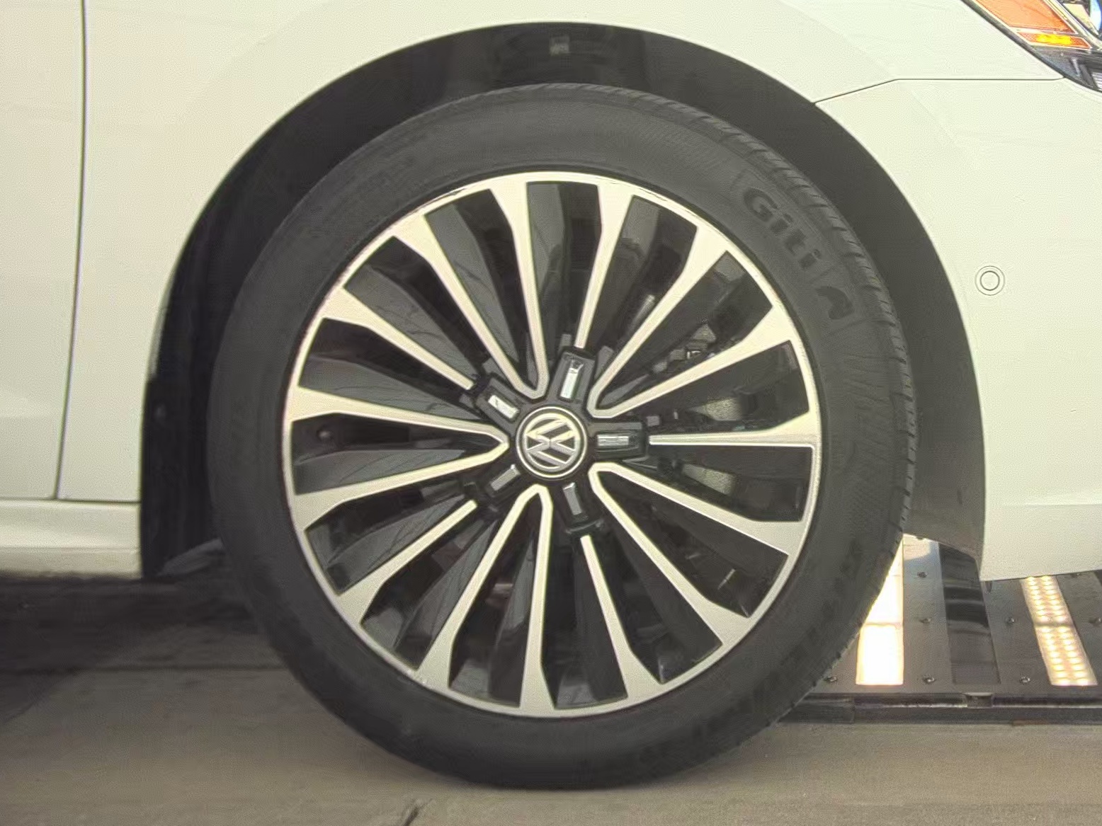 2022 Volkswagen Passat 2.0T Limited Edition FWD