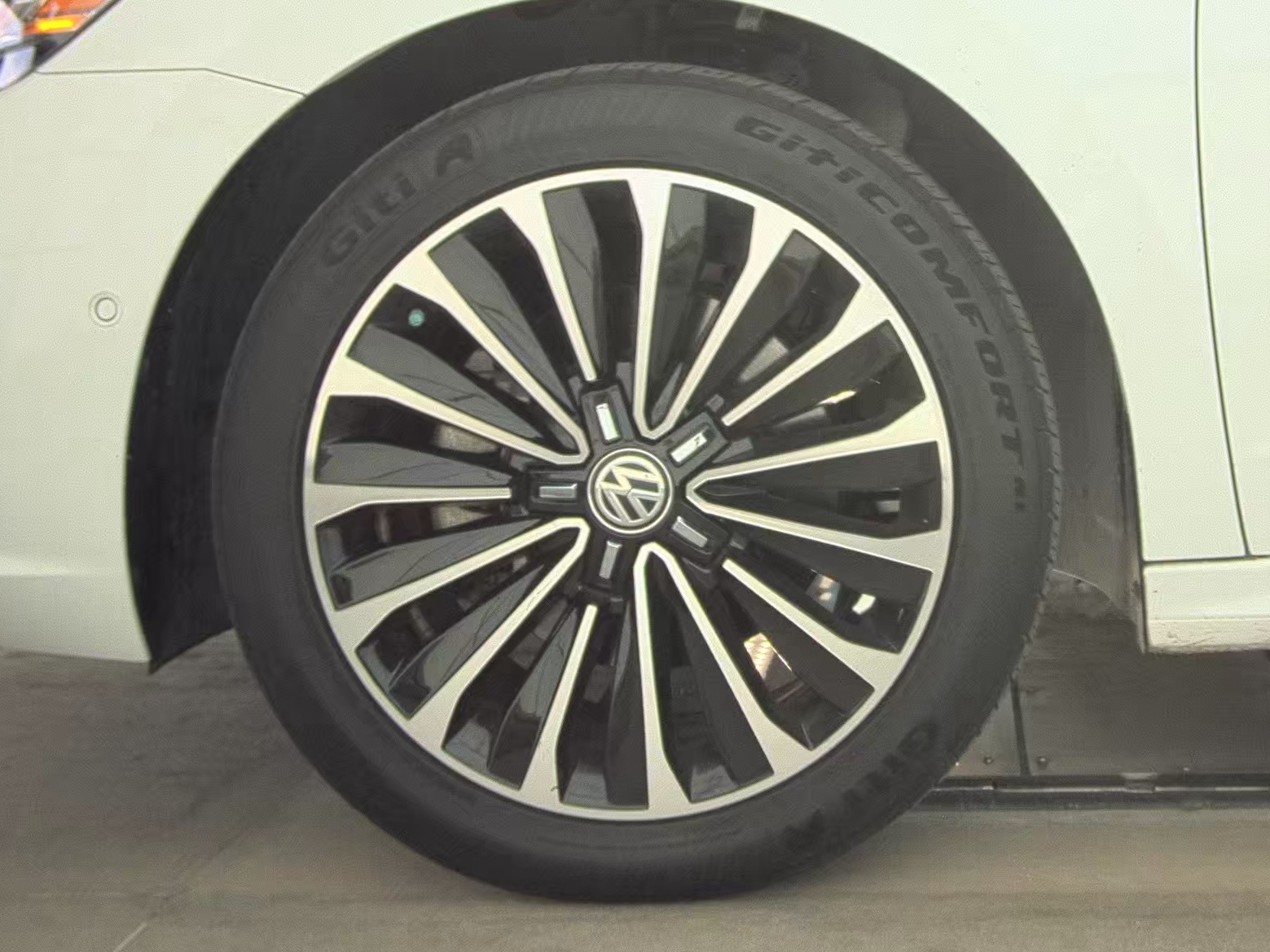 2022 Volkswagen Passat 2.0T Limited Edition FWD