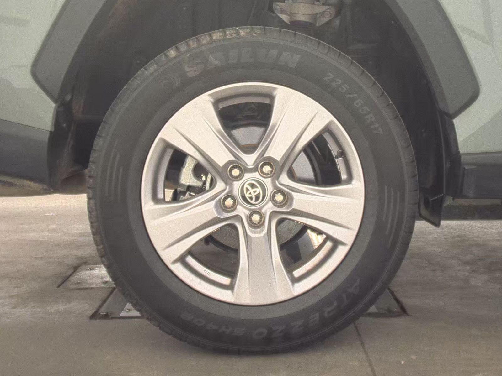 2023 Toyota RAV4 XLE FWD