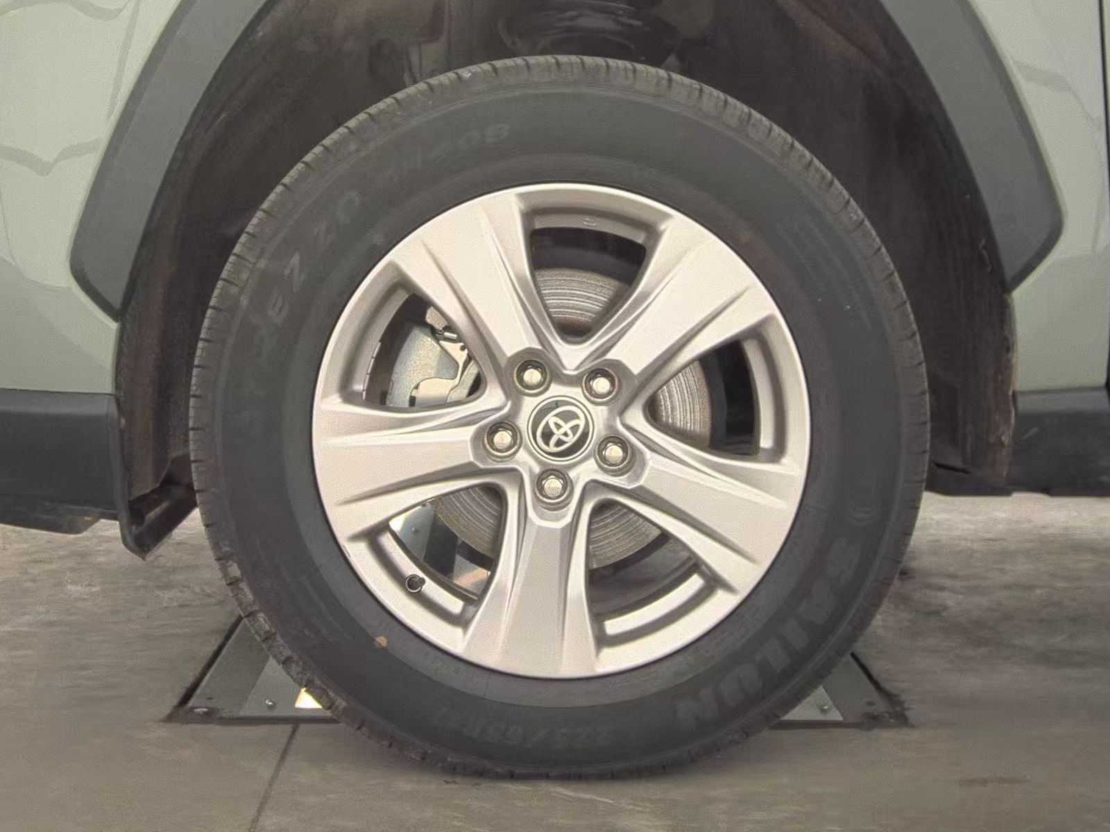 2023 Toyota RAV4 XLE FWD