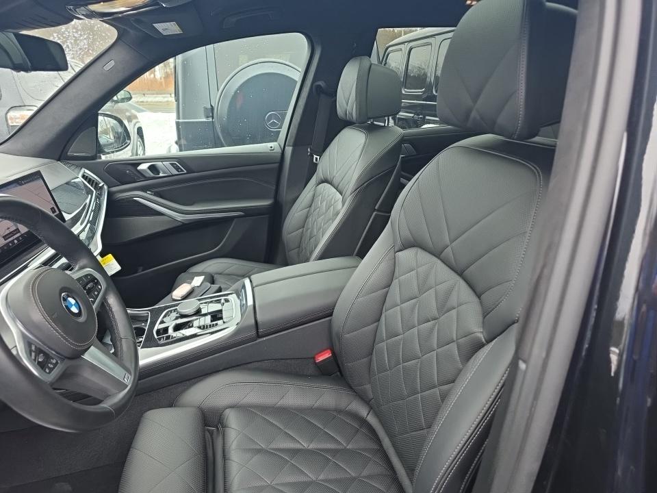 2025 BMW X7 xDrive40i AWD