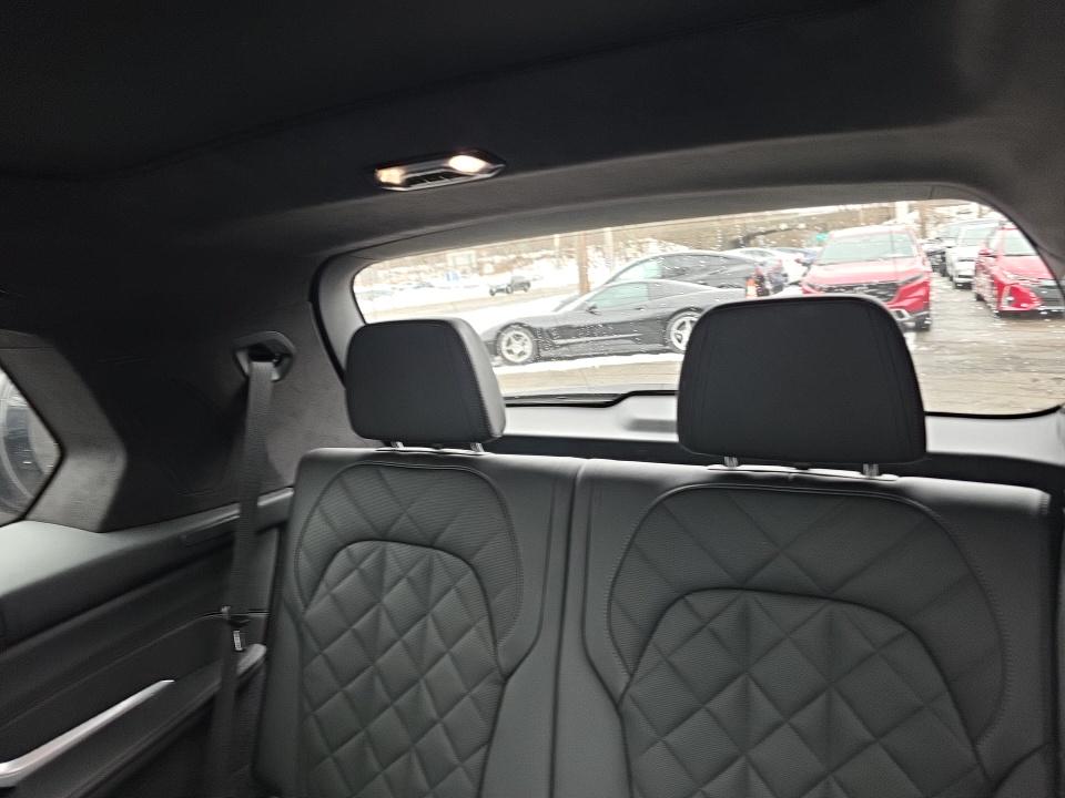 2025 BMW X7 xDrive40i AWD