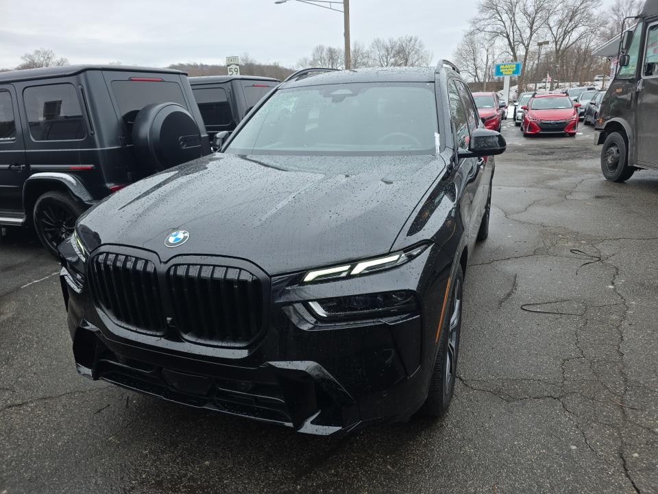 2025 BMW X7 xDrive40i AWD