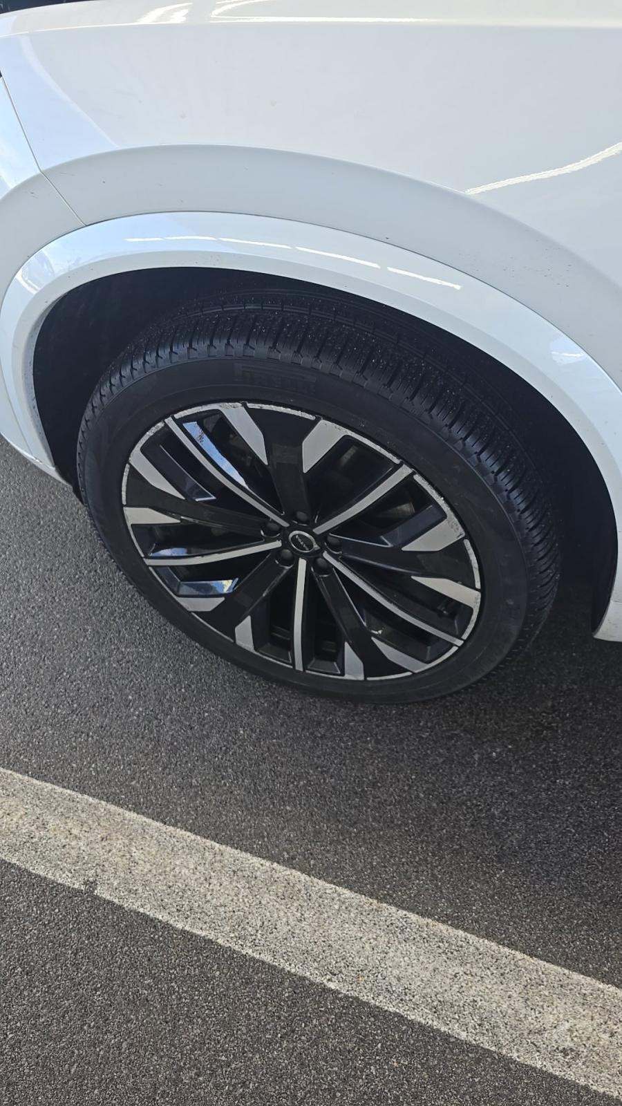 2025 Volvo XC90 B6 Plus AWD