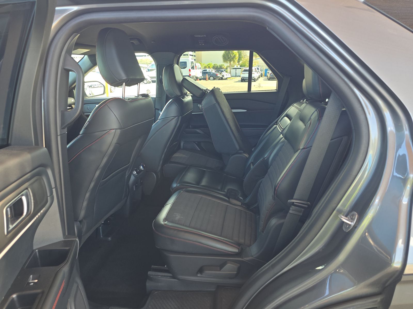 2025 Ford Explorer ST-Line AWD