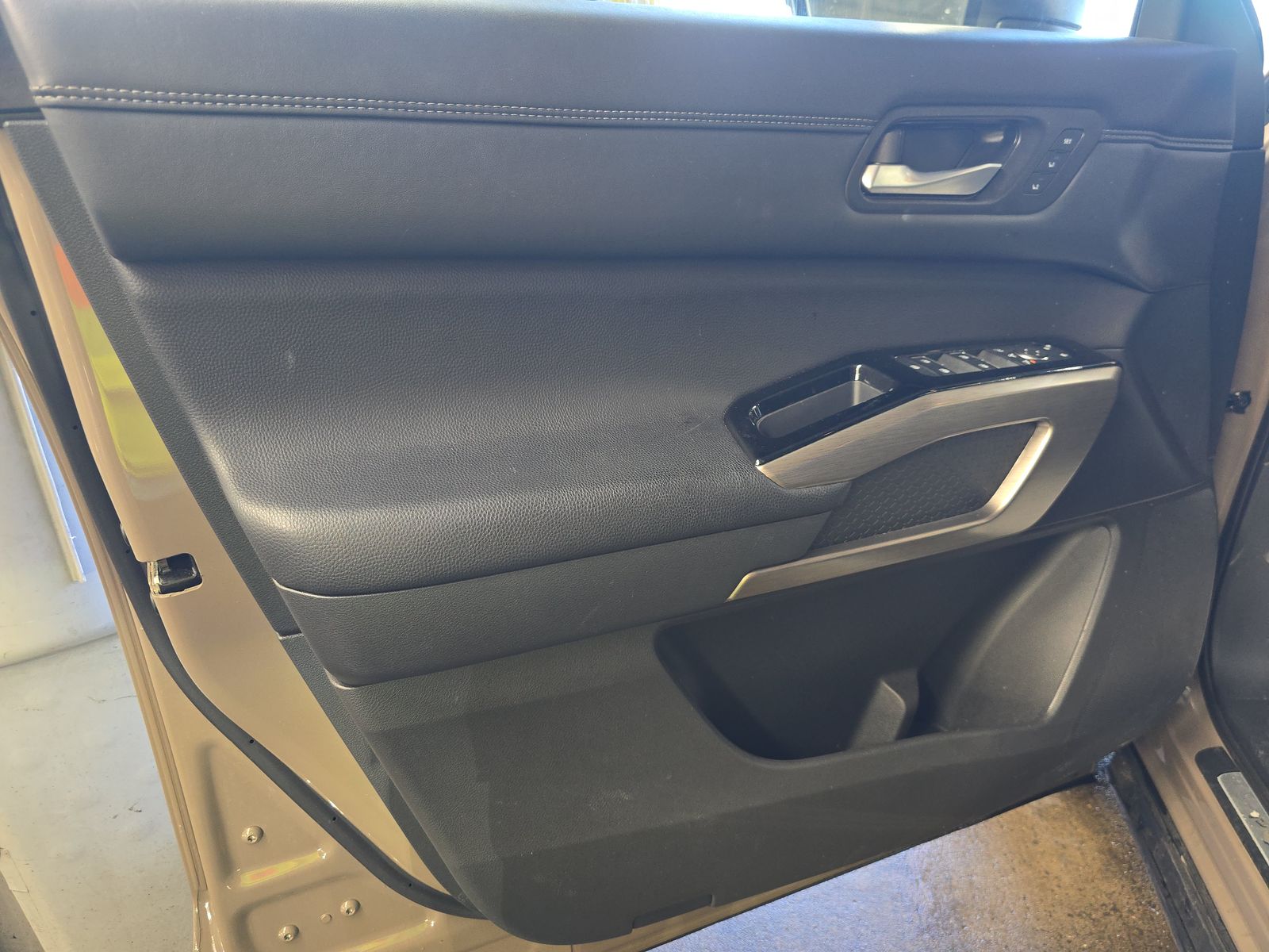 2024 Nissan Pathfinder Platinum FWD