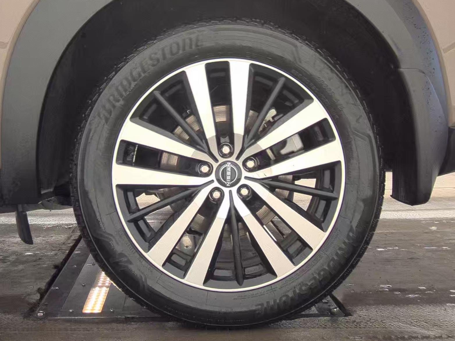 2024 Nissan Pathfinder Platinum FWD