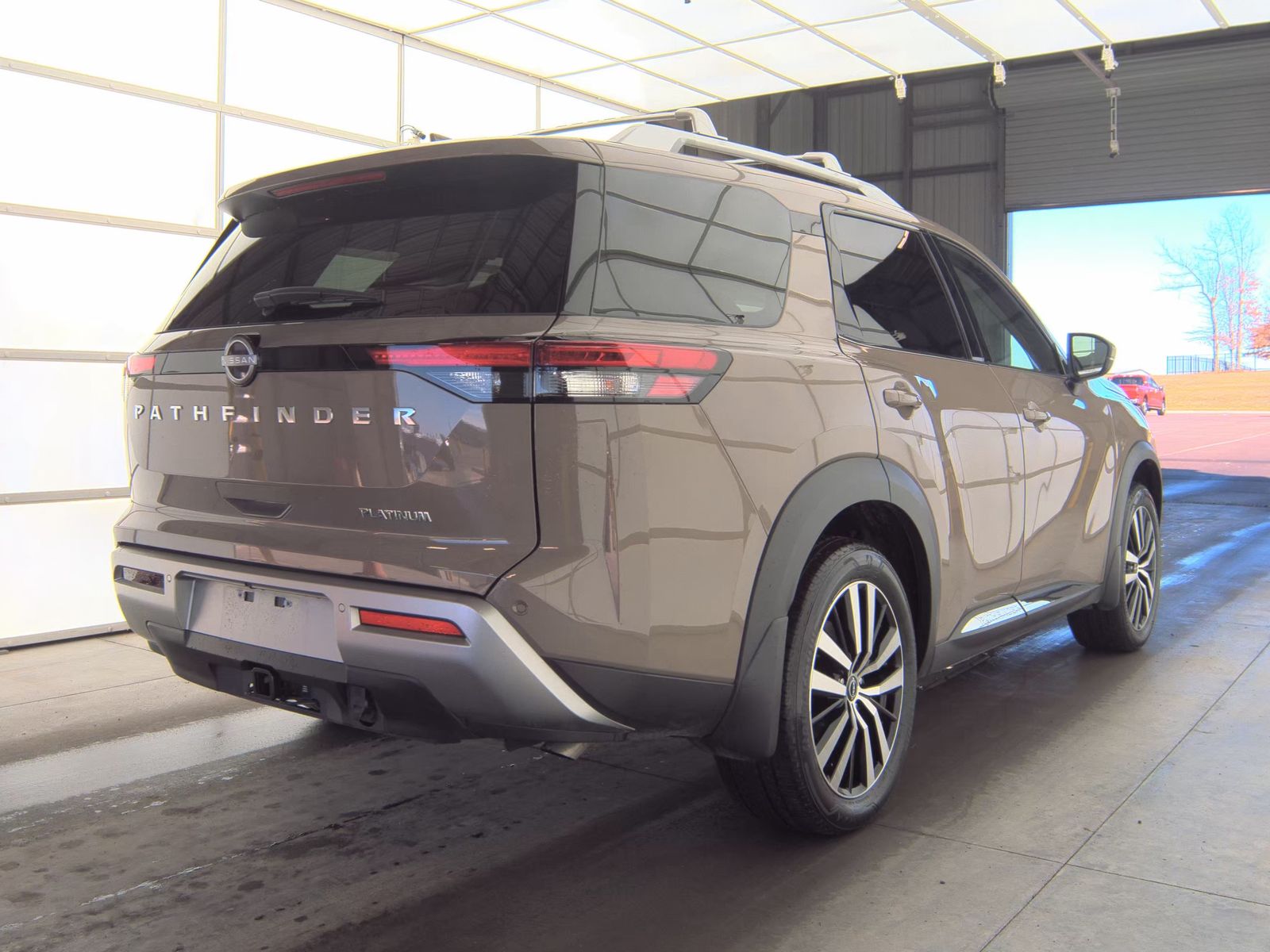 2024 Nissan Pathfinder Platinum FWD