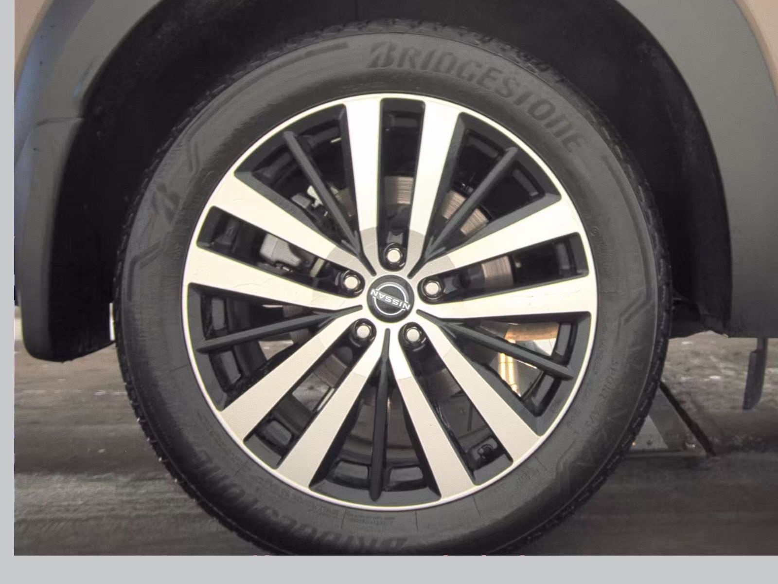 2024 Nissan Pathfinder Platinum FWD