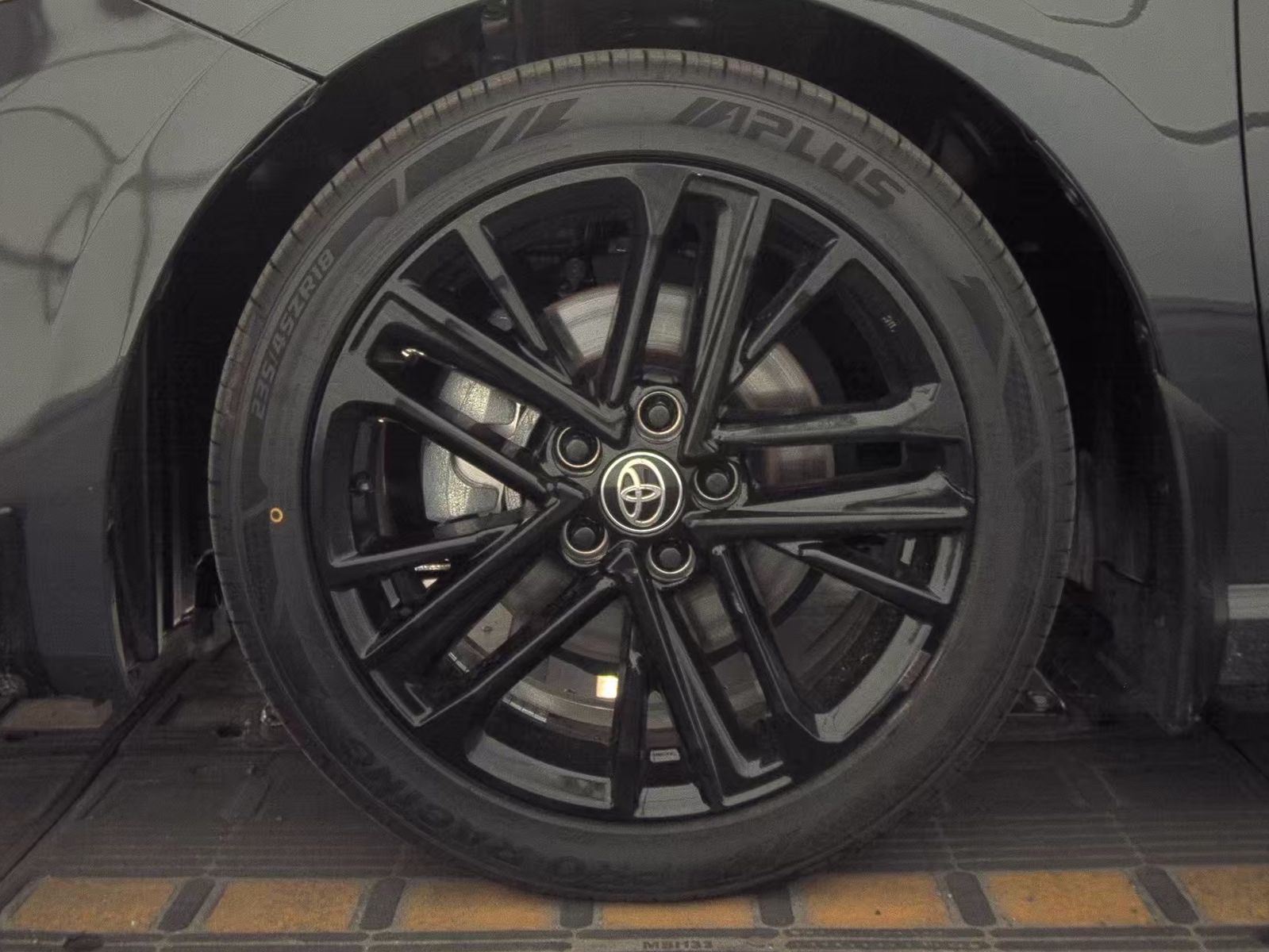 2025 Toyota Camry SE FWD