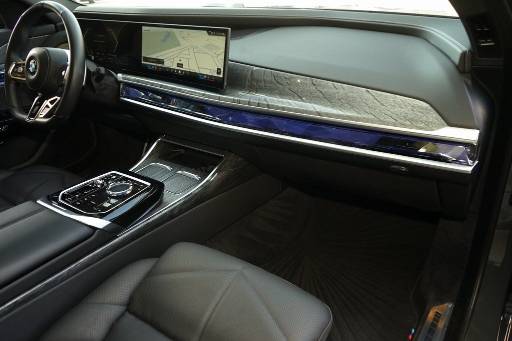 2024 BMW 7 Series 740i RWD