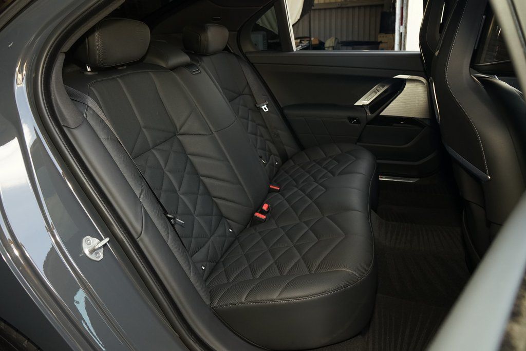 2024 BMW 7 Series 740i RWD