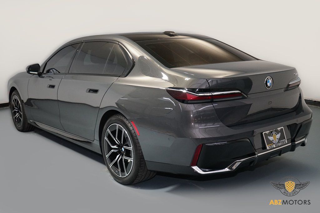 2024 BMW 7 Series 740i RWD