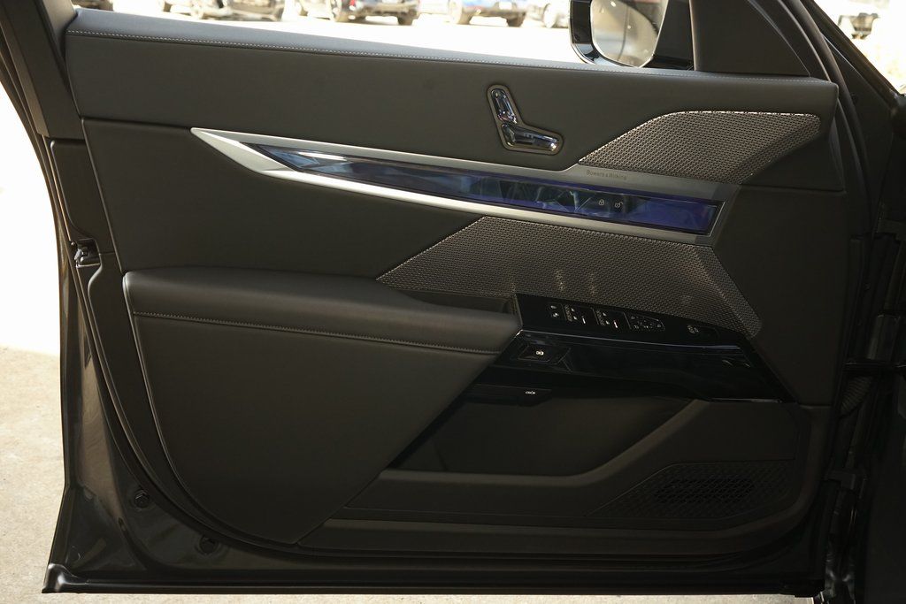 2024 BMW 7 Series 740i RWD