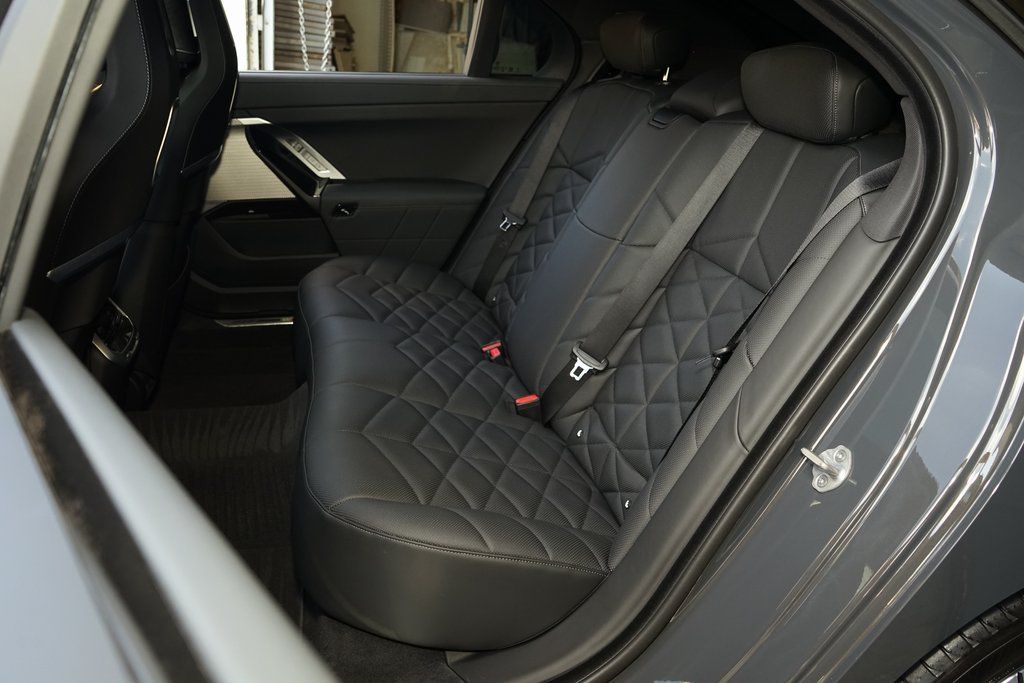 2024 BMW 7 Series 740i RWD