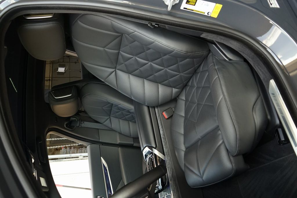 2024 BMW 7 Series 740i RWD