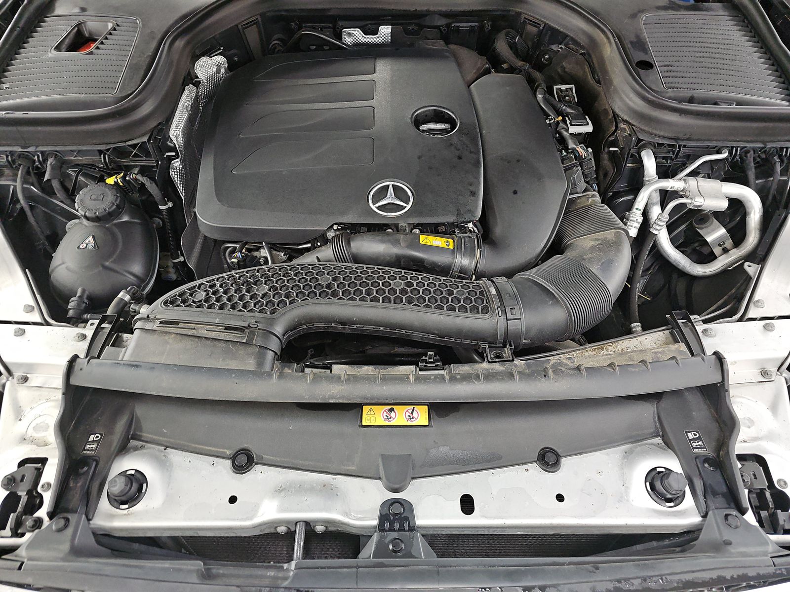 Mercedes-Benz GLC 300 4MATIC снимка Mercedes-Benz GLC 300 4MATIC