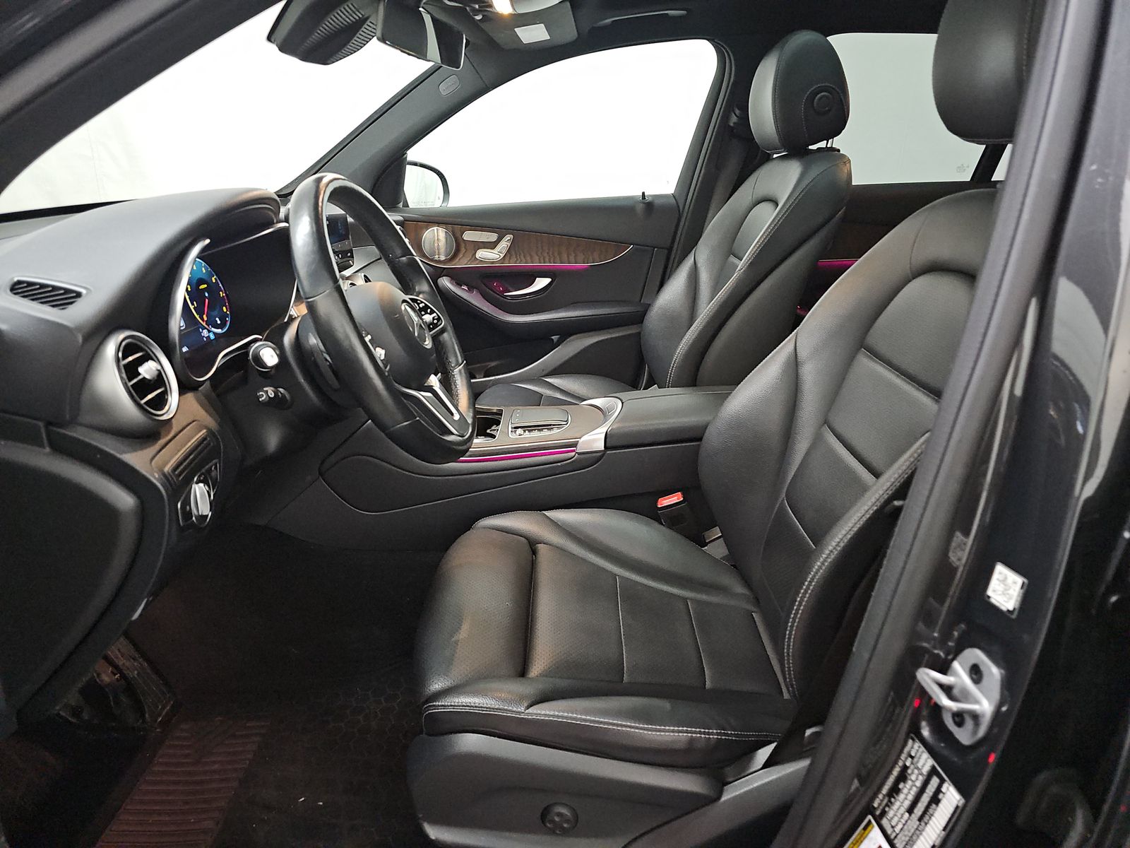 Mercedes-Benz GLC 300 4MATIC снимка Mercedes-Benz GLC 300 4MATIC