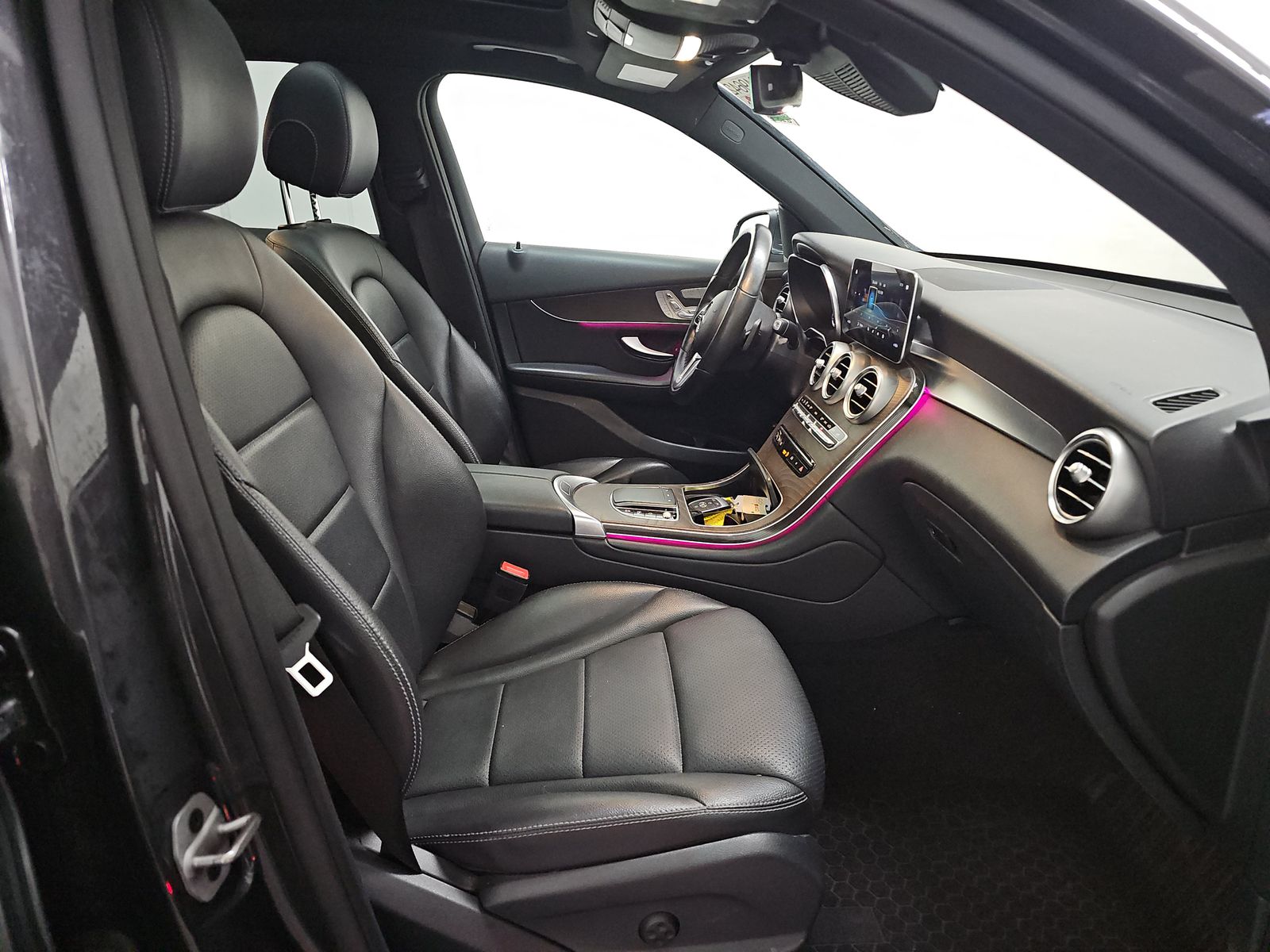 Mercedes-Benz GLC 300 4MATIC снимка Mercedes-Benz GLC 300 4MATIC
