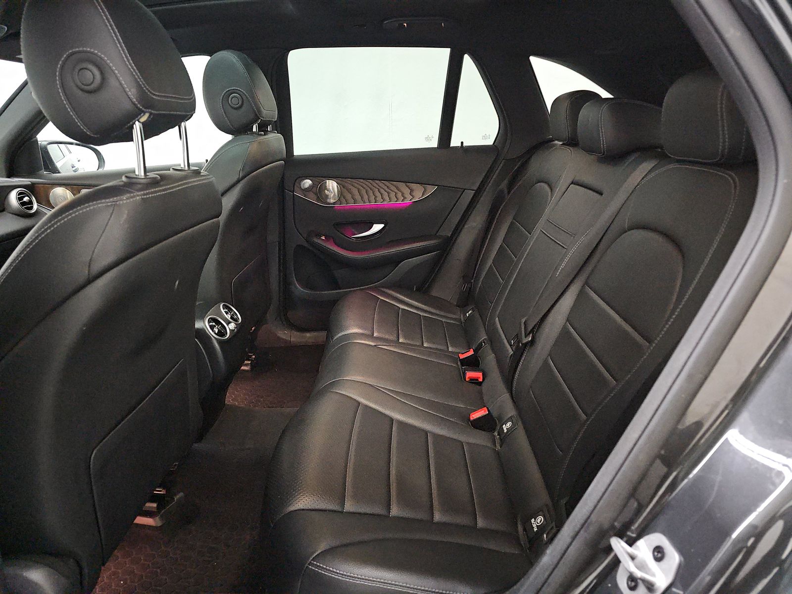 Mercedes-Benz GLC 300 4MATIC снимка Mercedes-Benz GLC 300 4MATIC