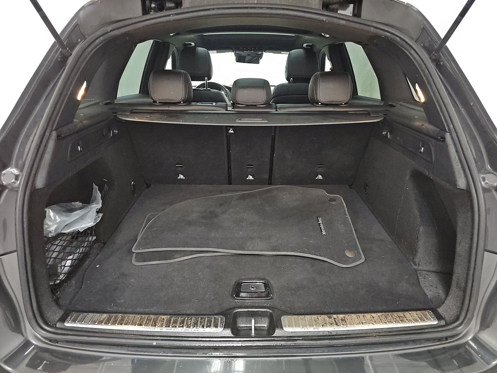 Mercedes-Benz GLC 300 4MATIC снимка Mercedes-Benz GLC 300 4MATIC