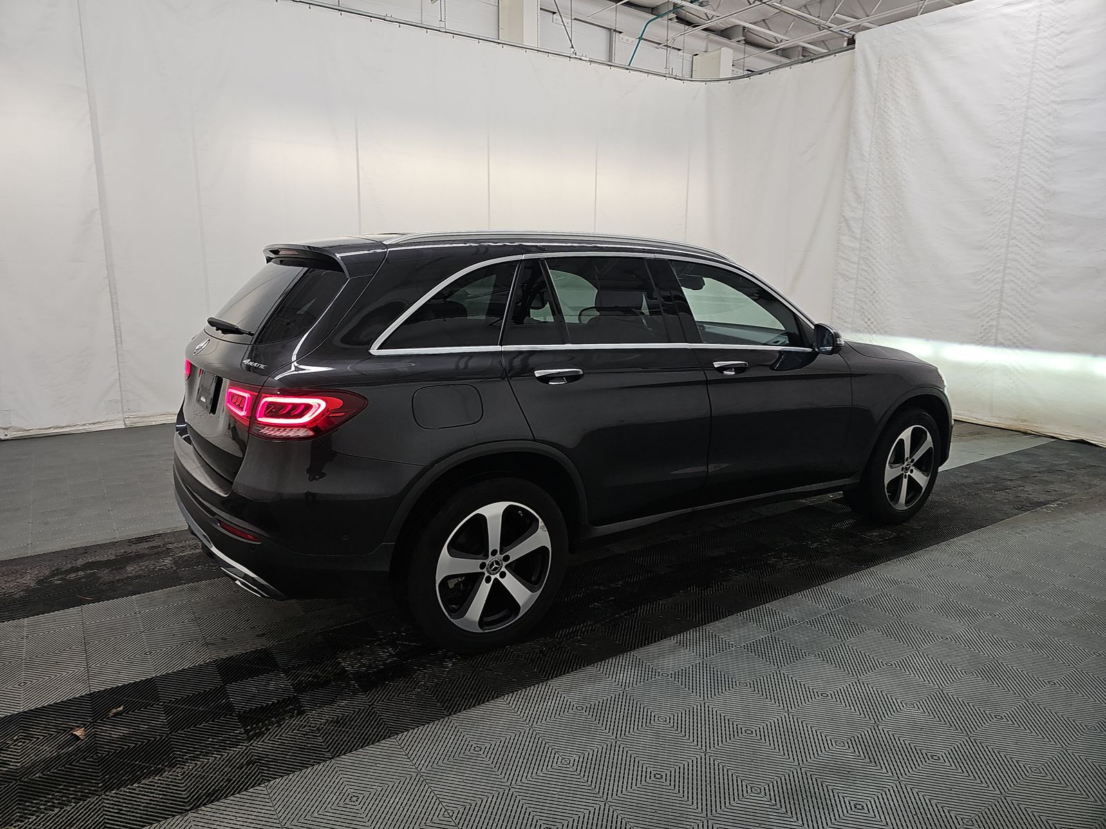 Mercedes-Benz GLC 300 4MATIC снимка Mercedes-Benz GLC 300 4MATIC