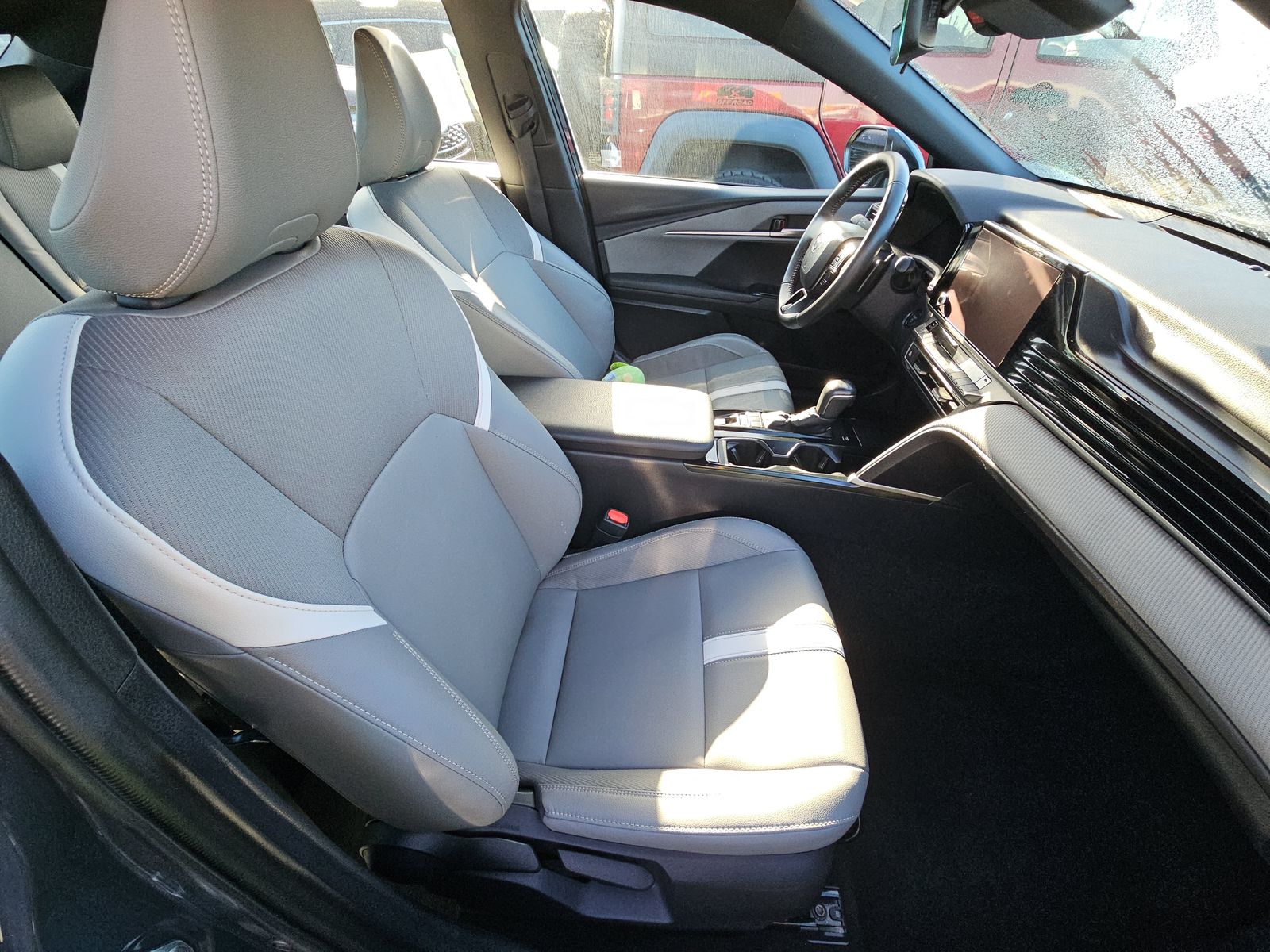 2025 Toyota Camry SE FWD