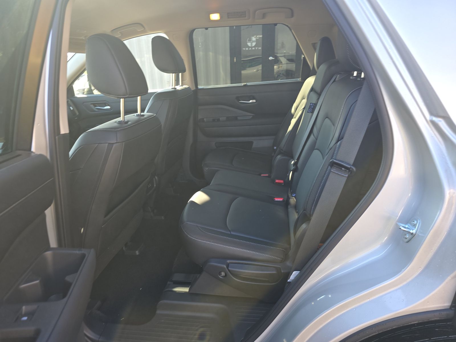 2025 Nissan Pathfinder SL AWD