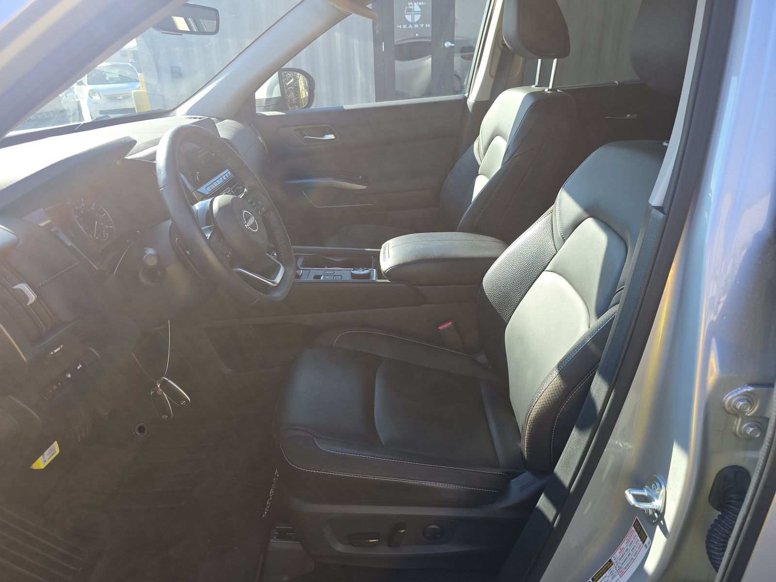 2025 Nissan Pathfinder SL AWD