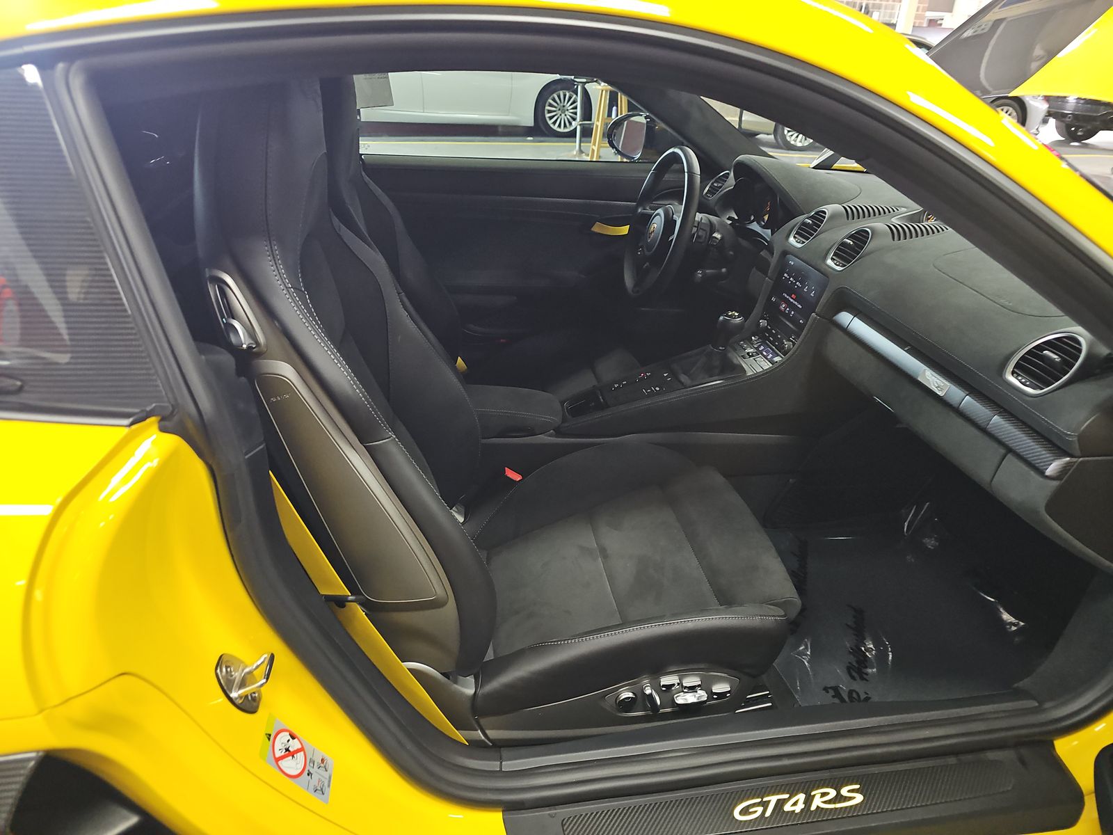 2024 Porsche 718 Cayman GT4 RS RWD