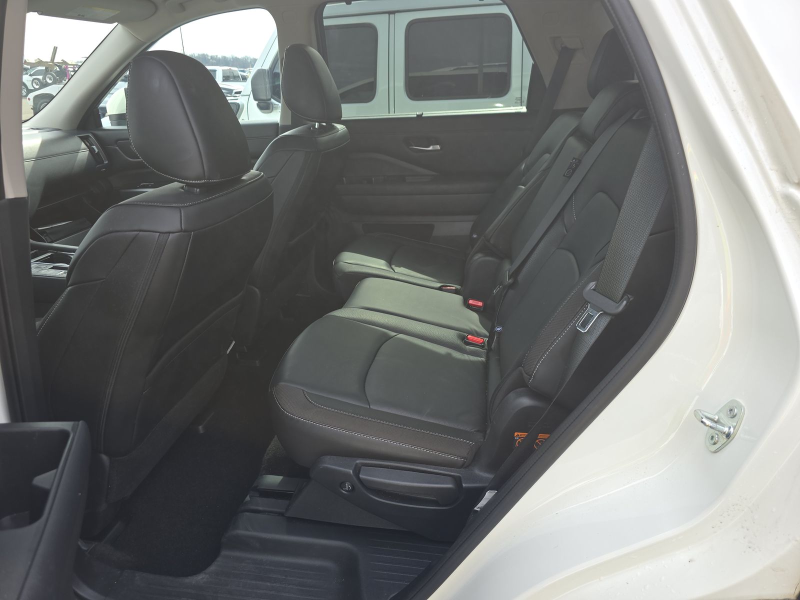 2024 Nissan Pathfinder SL FWD