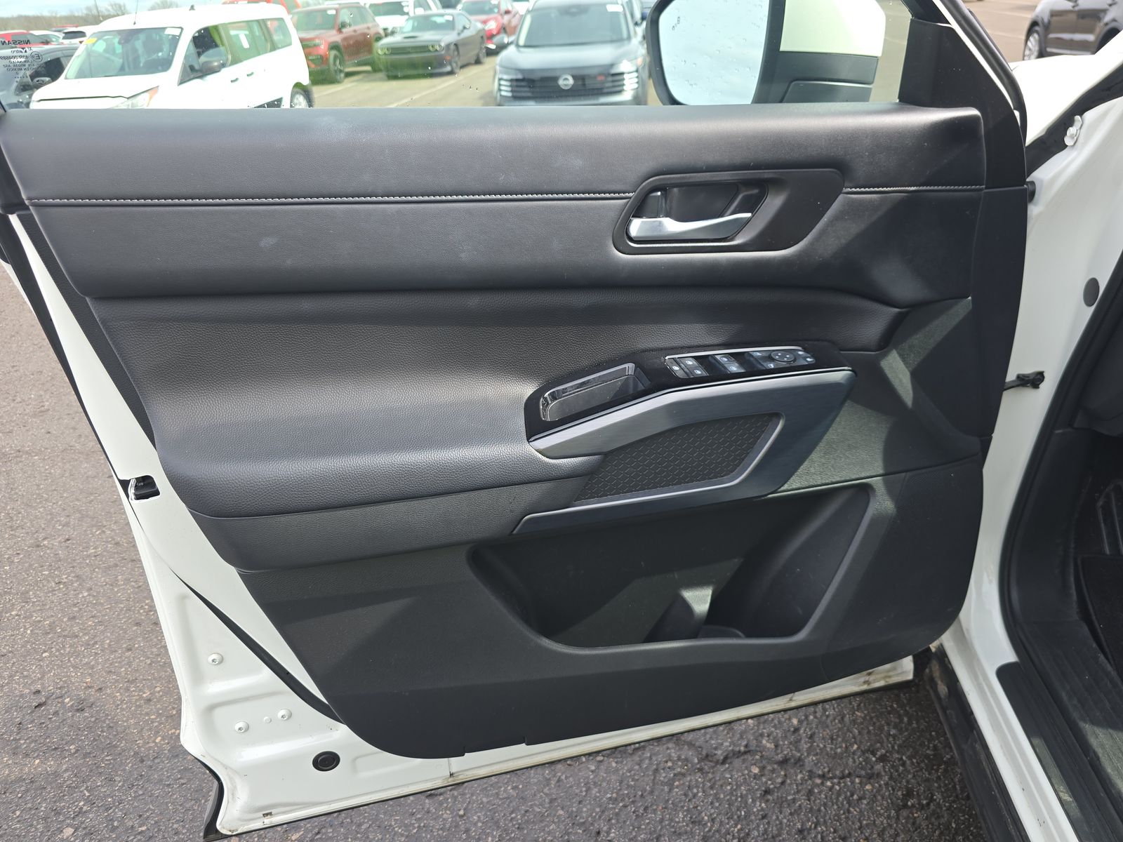 2024 Nissan Pathfinder SL FWD